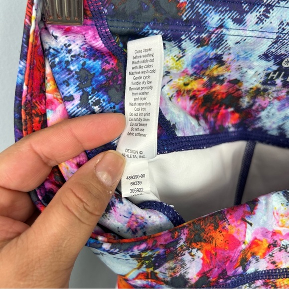 Athleta Hypersonic Sonar Capri Legging Sz S Ember Tie Dye Colorful Activewear - Picture 9 of 10